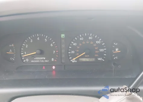 1999 Toyota Avalon Xl z USA, uszkodzony, nr VIN 4T1BF18B9XU310200